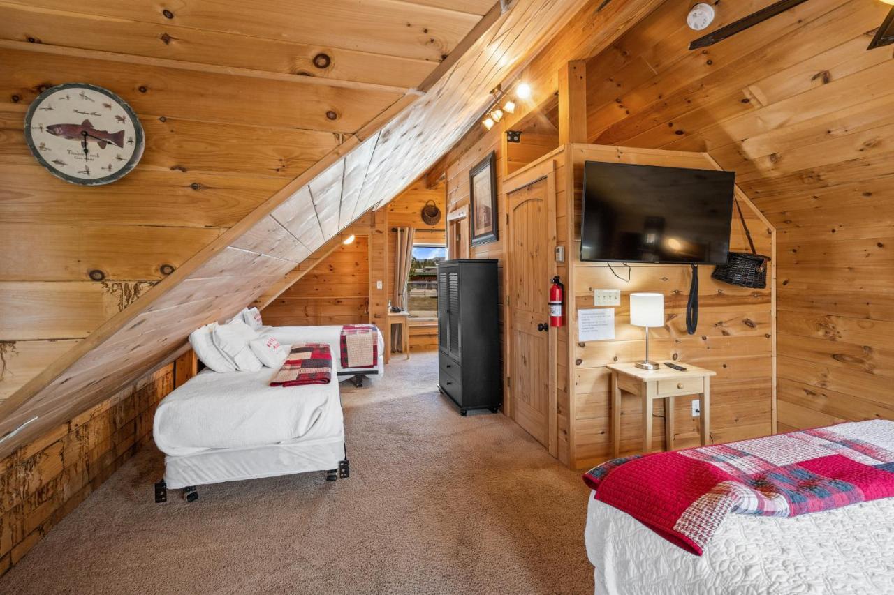 The Bucking Moose Hotel West Yellowstone Exterior foto