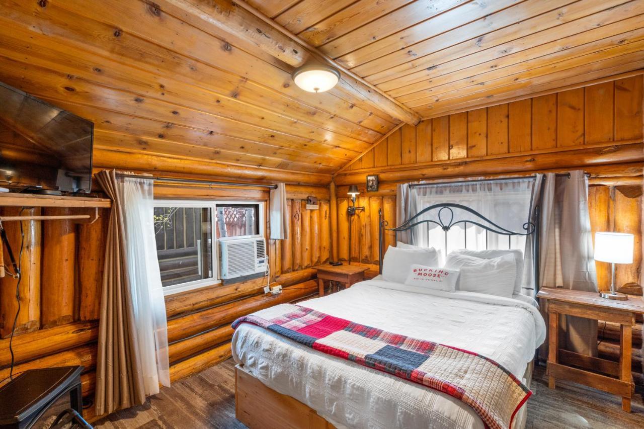 The Bucking Moose Hotel West Yellowstone Exterior foto
