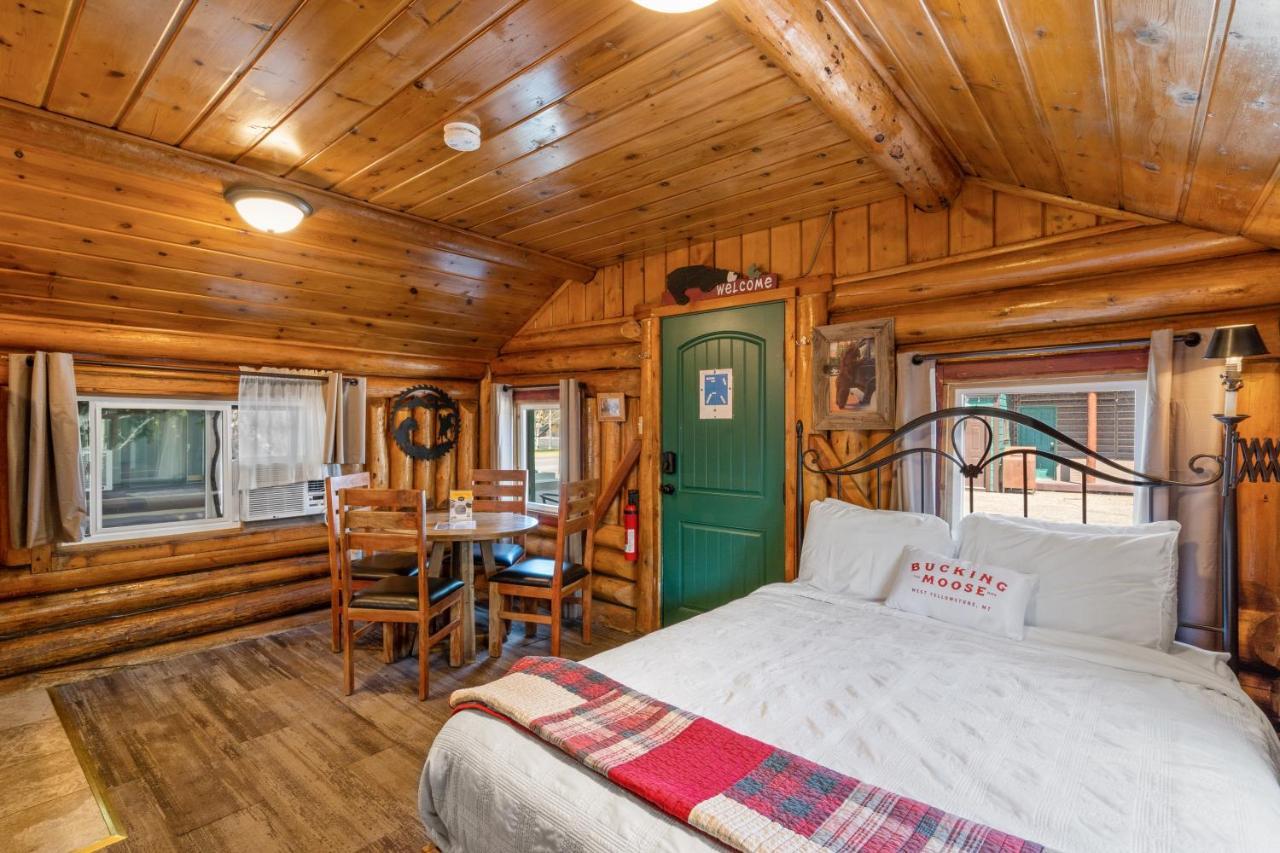 The Bucking Moose Hotel West Yellowstone Exterior foto