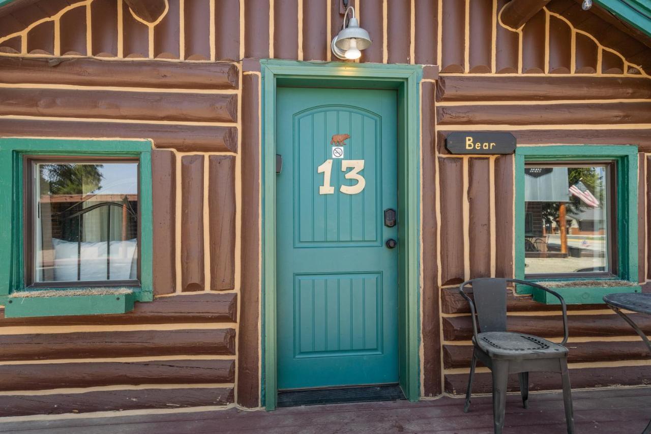 The Bucking Moose Hotel West Yellowstone Exterior foto