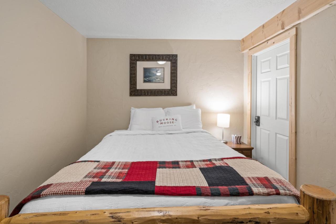 The Bucking Moose Hotel West Yellowstone Exterior foto