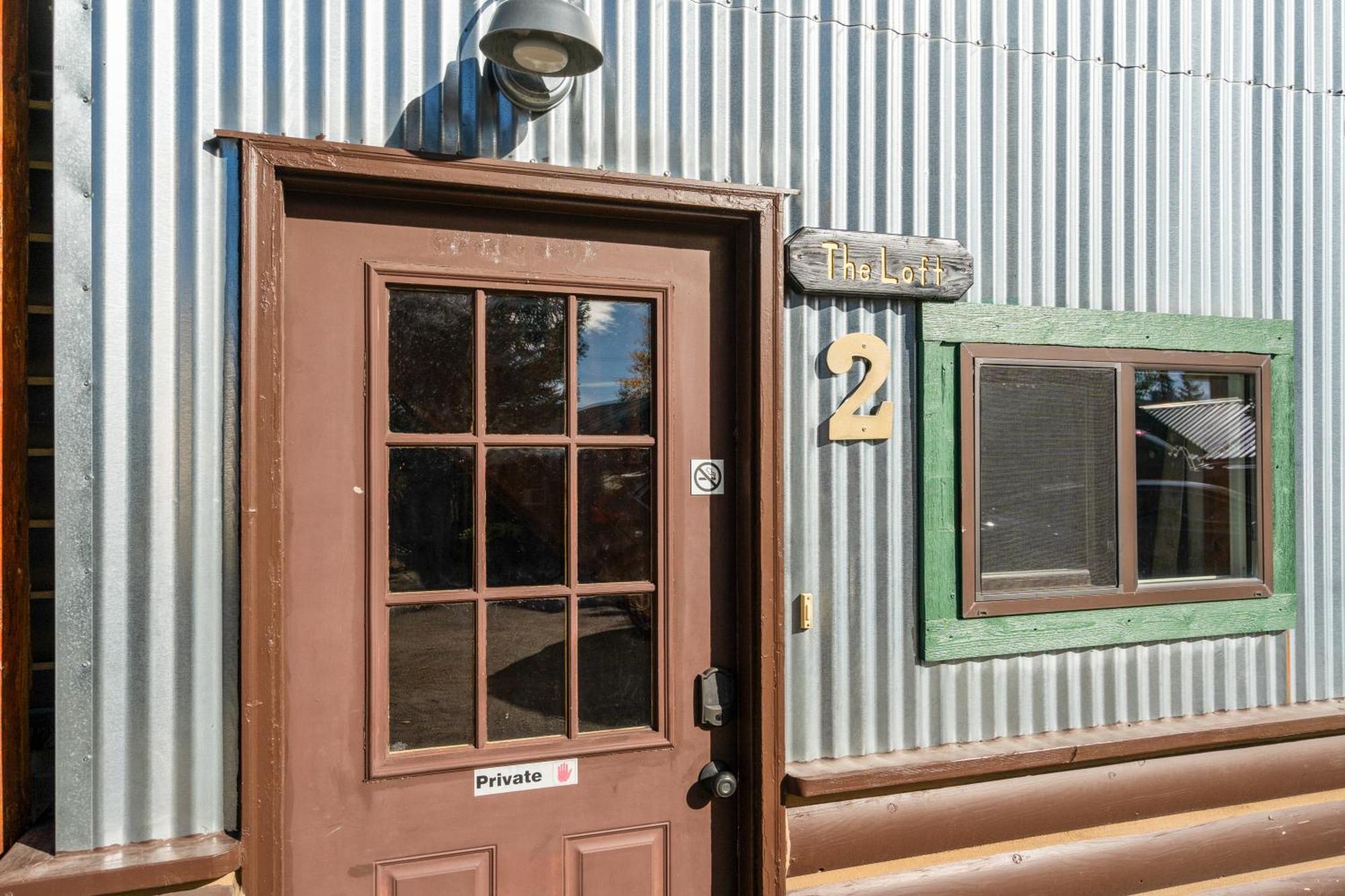 The Bucking Moose Hotel West Yellowstone Exterior foto