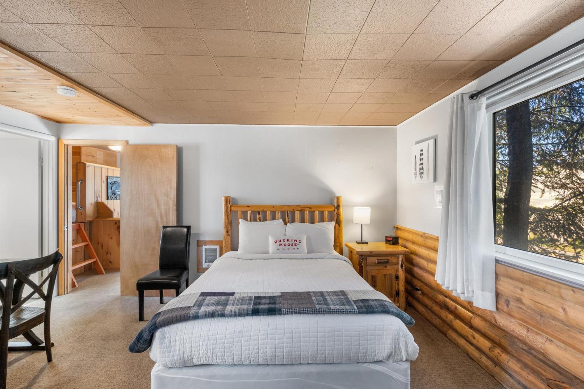 The Bucking Moose Hotel West Yellowstone Exterior foto