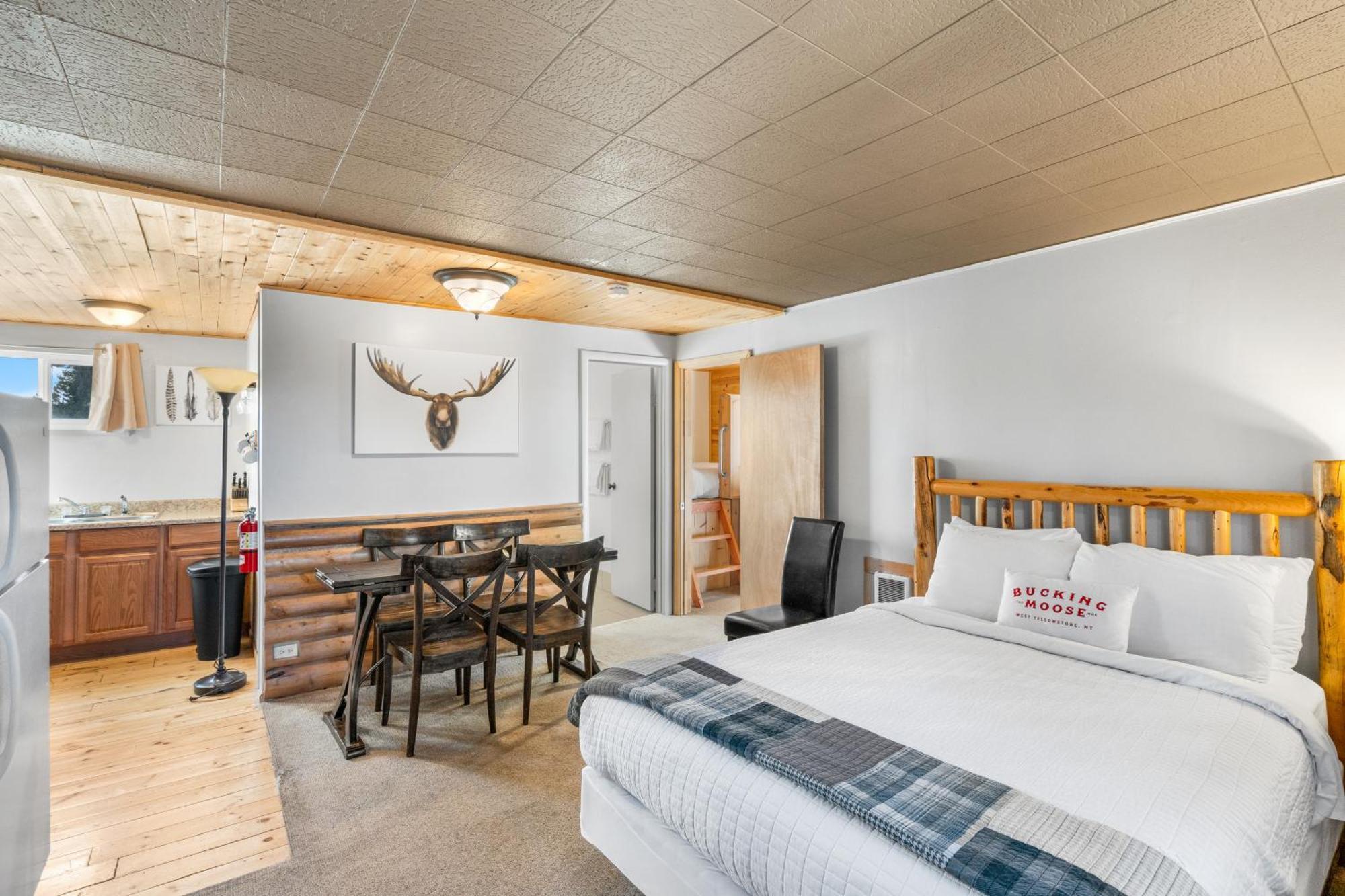 The Bucking Moose Hotel West Yellowstone Exterior foto
