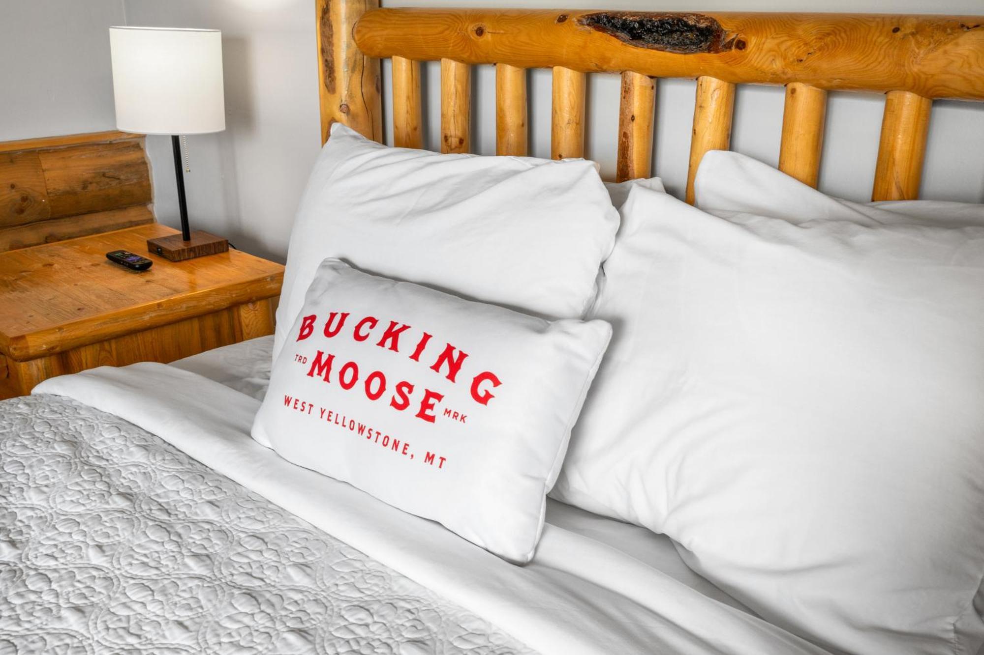 The Bucking Moose Hotel West Yellowstone Exterior foto