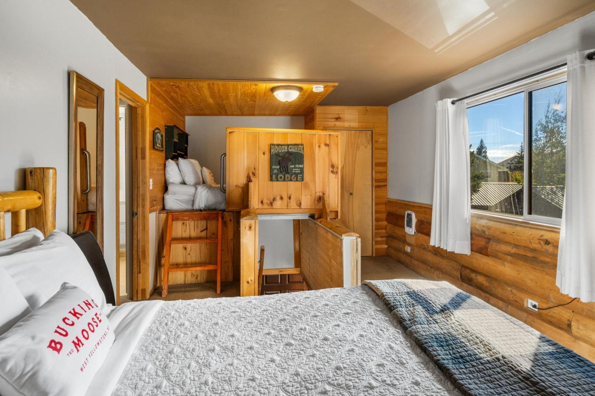 The Bucking Moose Hotel West Yellowstone Exterior foto