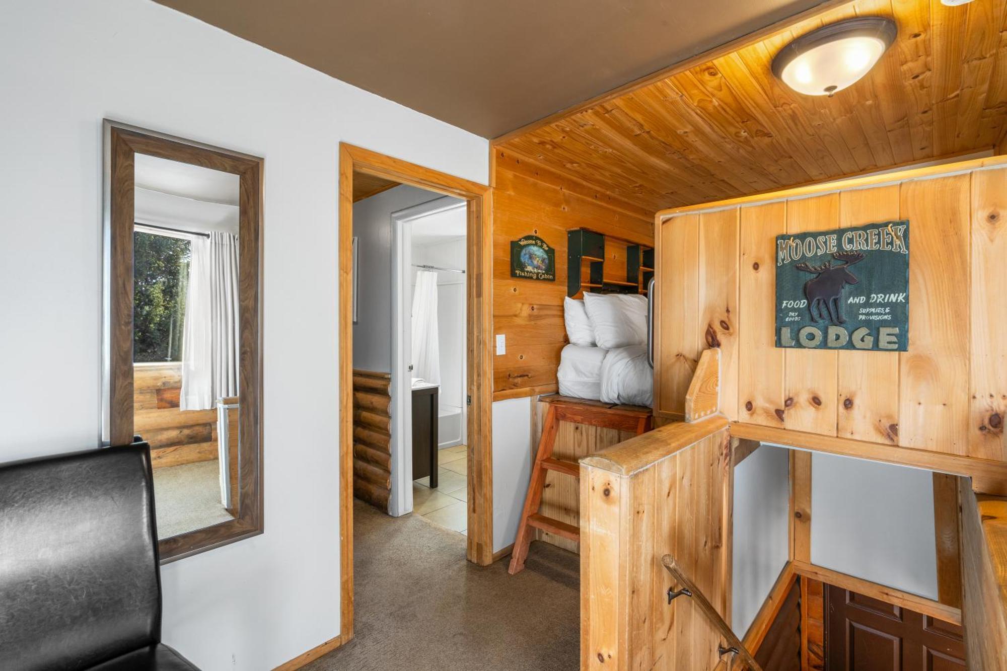 The Bucking Moose Hotel West Yellowstone Exterior foto