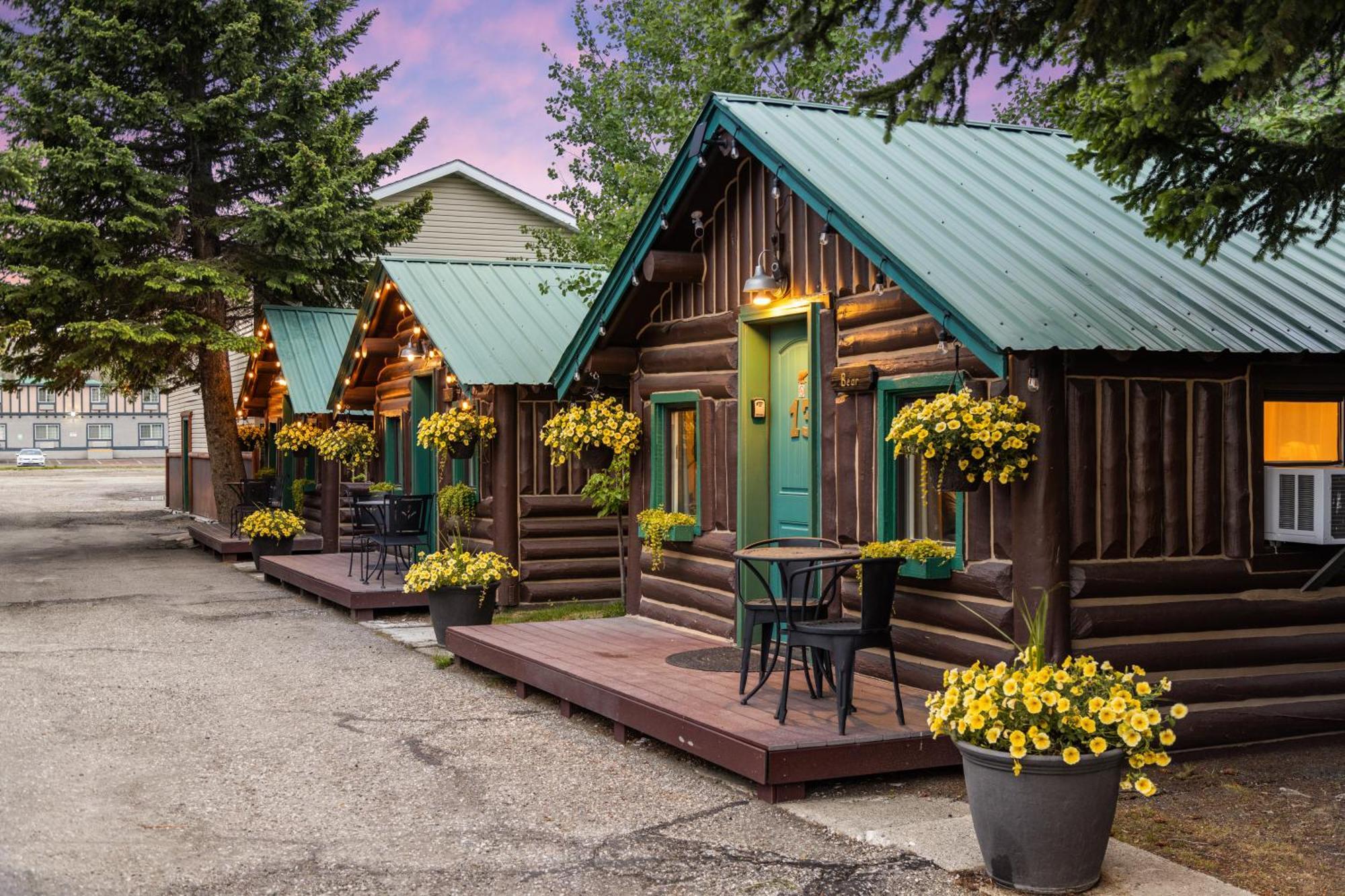 The Bucking Moose Hotel West Yellowstone Exterior foto