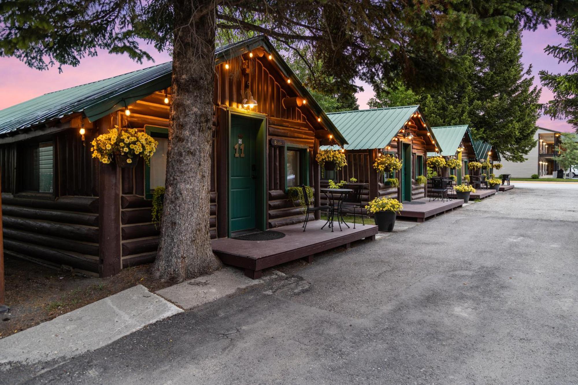 The Bucking Moose Hotel West Yellowstone Exterior foto