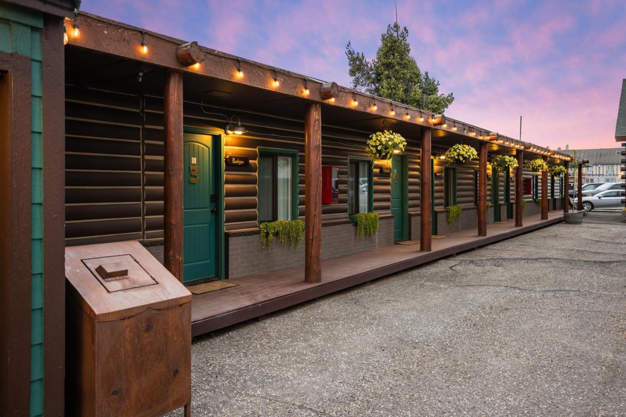 The Bucking Moose Hotel West Yellowstone Exterior foto