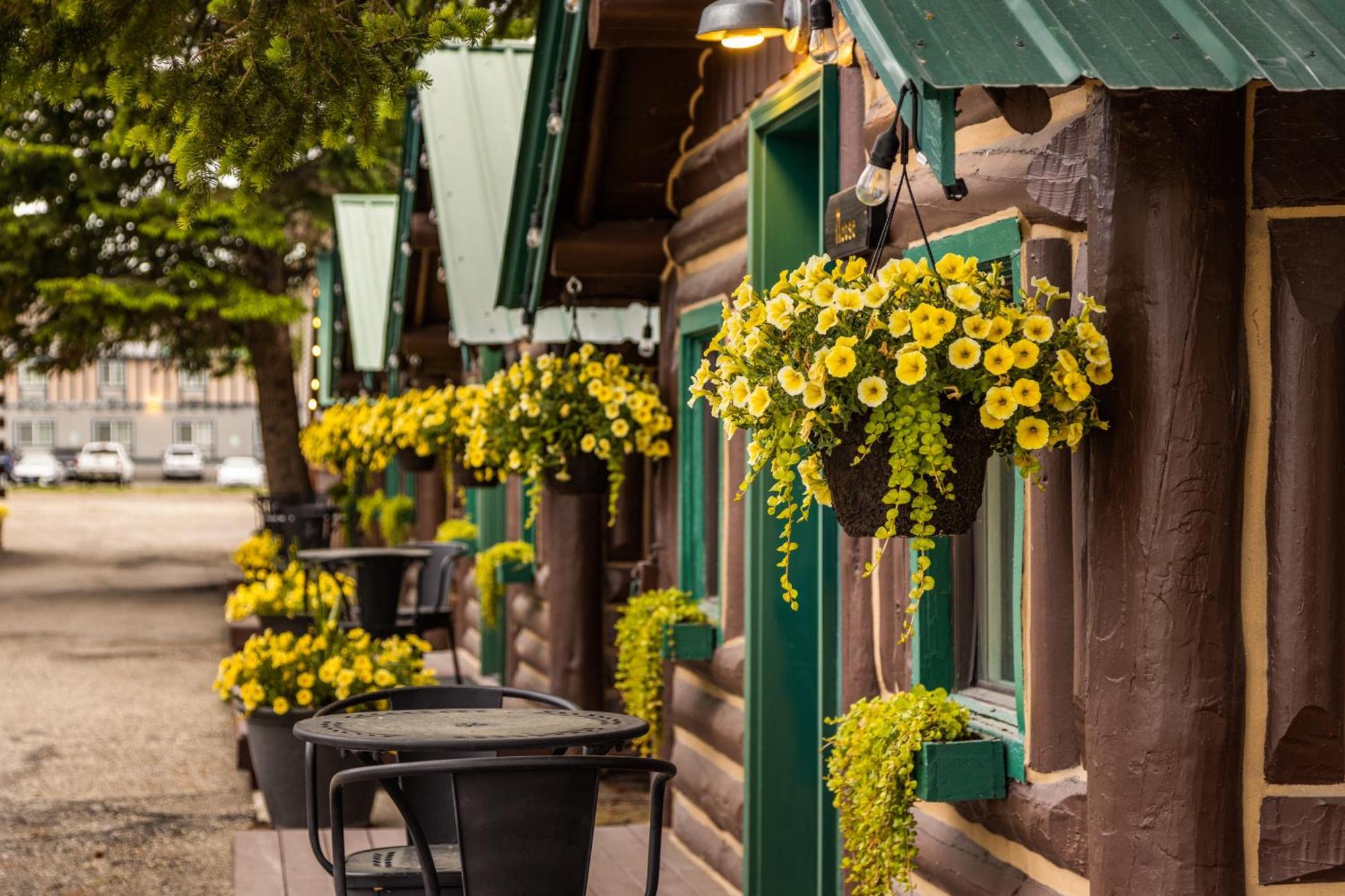 The Bucking Moose Hotel West Yellowstone Exterior foto