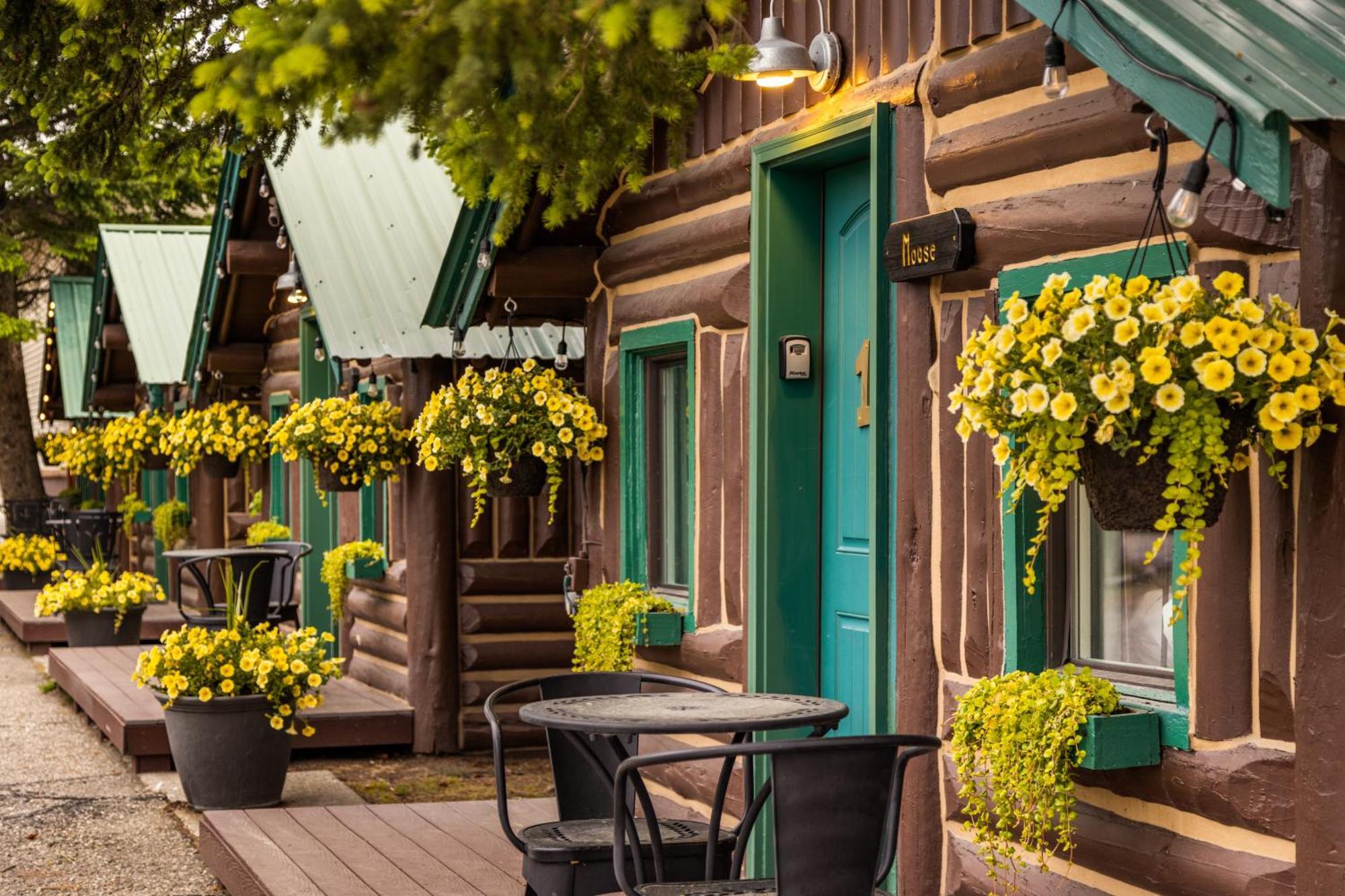 The Bucking Moose Hotel West Yellowstone Exterior foto