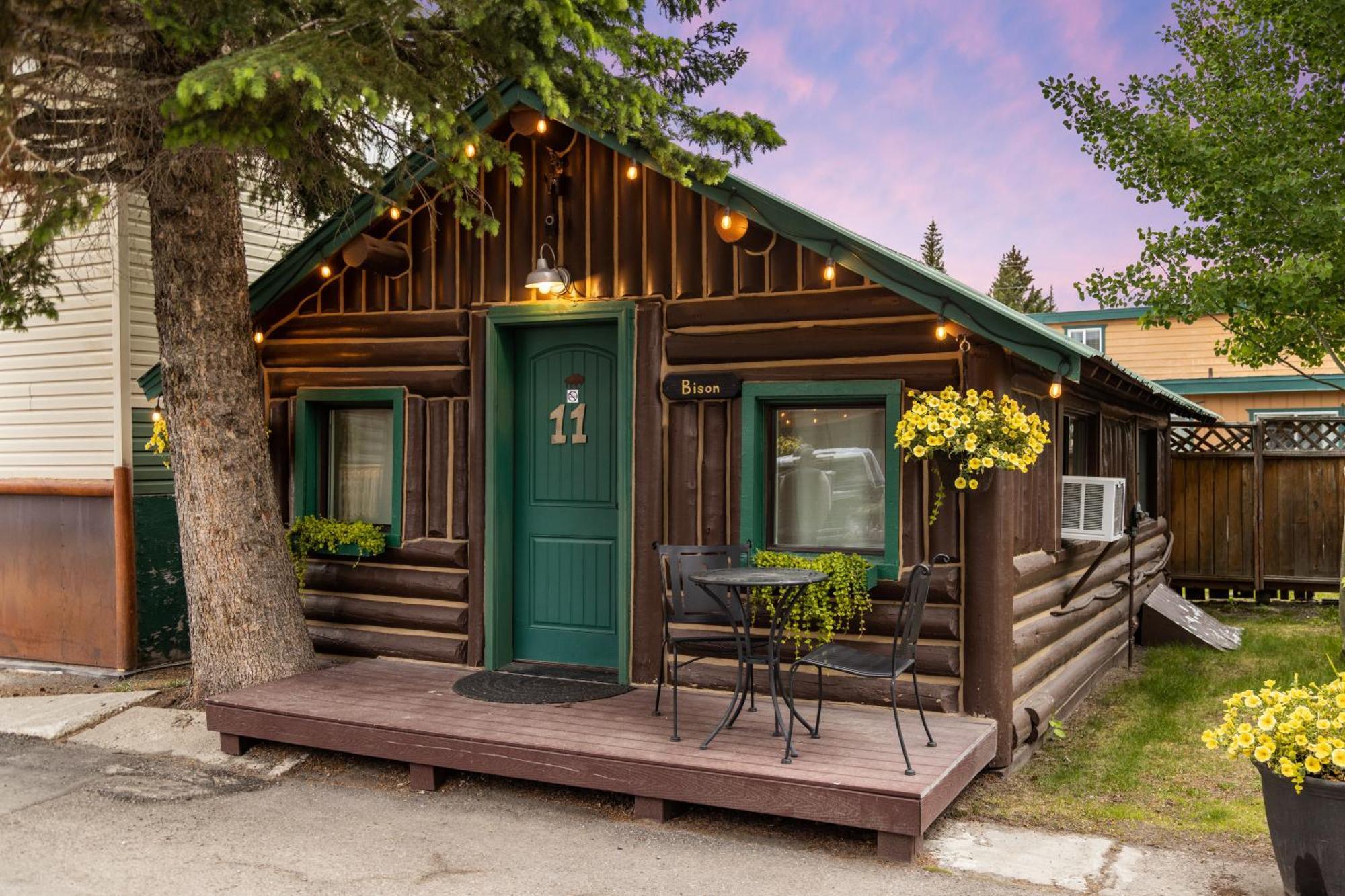 The Bucking Moose Hotel West Yellowstone Exterior foto